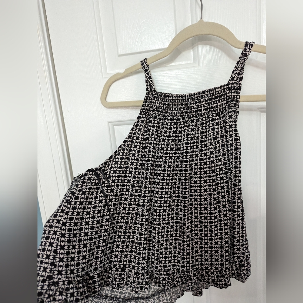 Crop tank top with ruffle